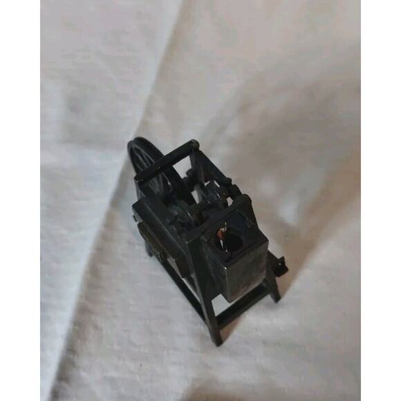 Vintage Die Cast Miniature Knife Grinder - Pencil Sharpener - Cumberland Falls - Picture 2 of 5